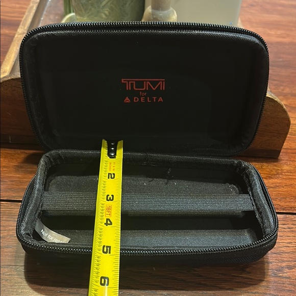 TUMI for Delta Navy Blue Portable Audio Travel Case - Picture 6 of 6